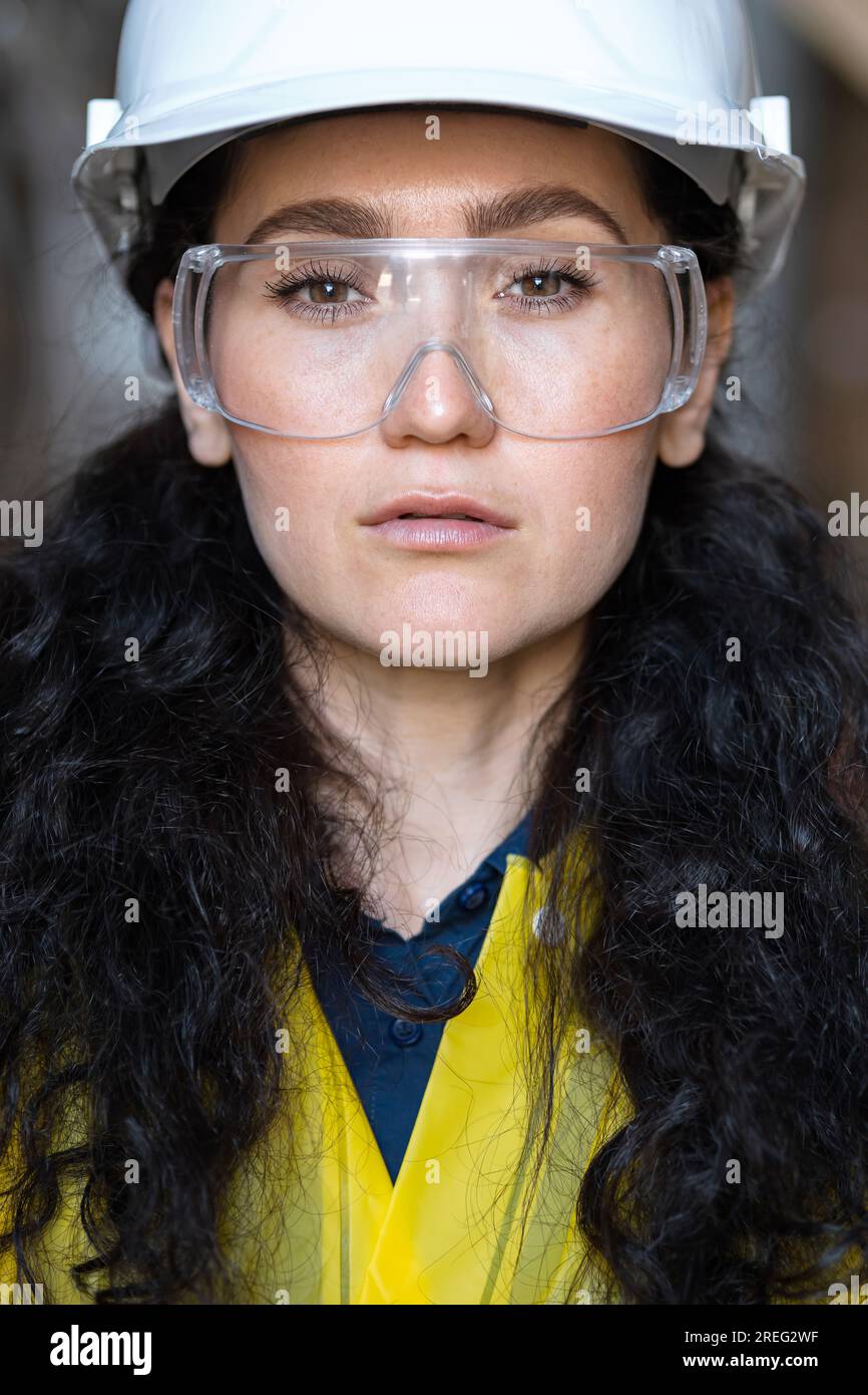 Processing Female Employee Female factory employee sorting waste hi-res stock photography and ...