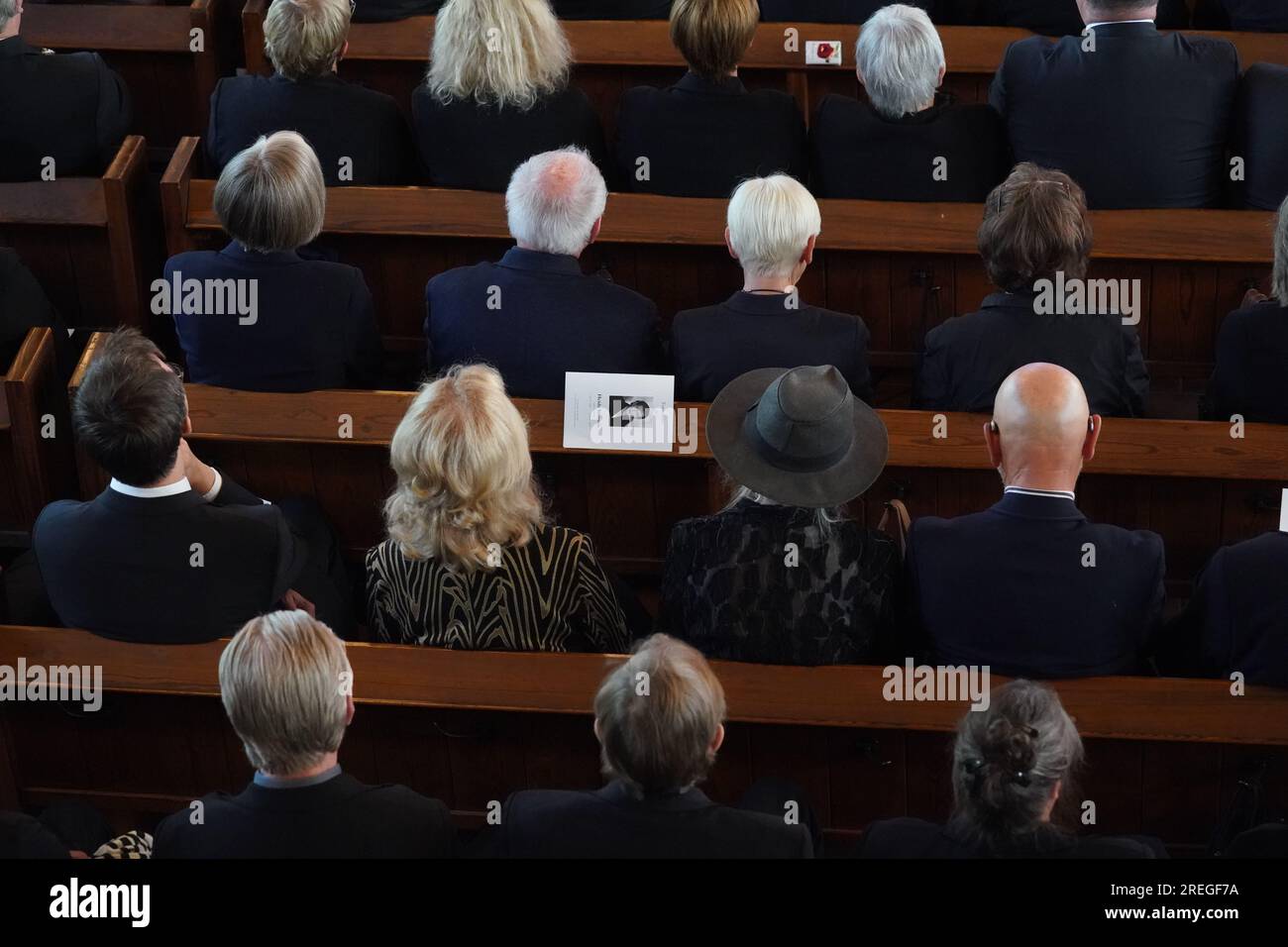 Kiel, Germany. 28th July, 2023. Members of the family, companions and friends bid farewell at