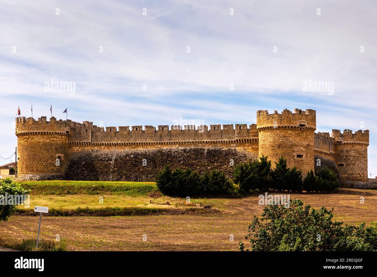 Castile Renaissance Italian renaissance castle spain hi-res stock photography and images ...