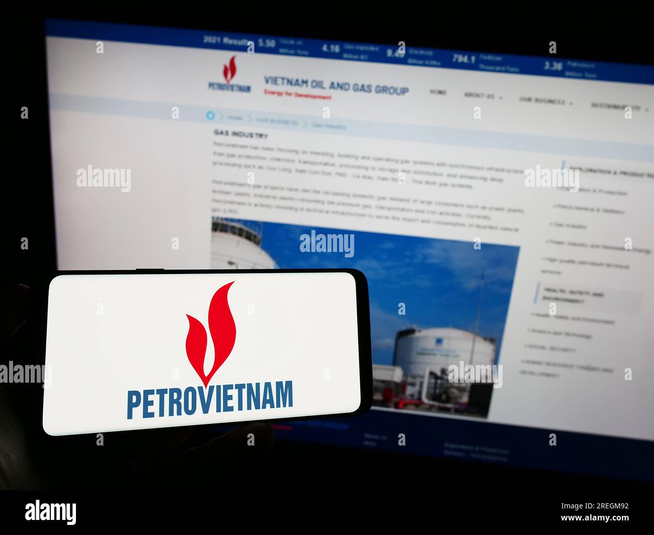 Petrovietnam logo hires stock photography and images Alamy