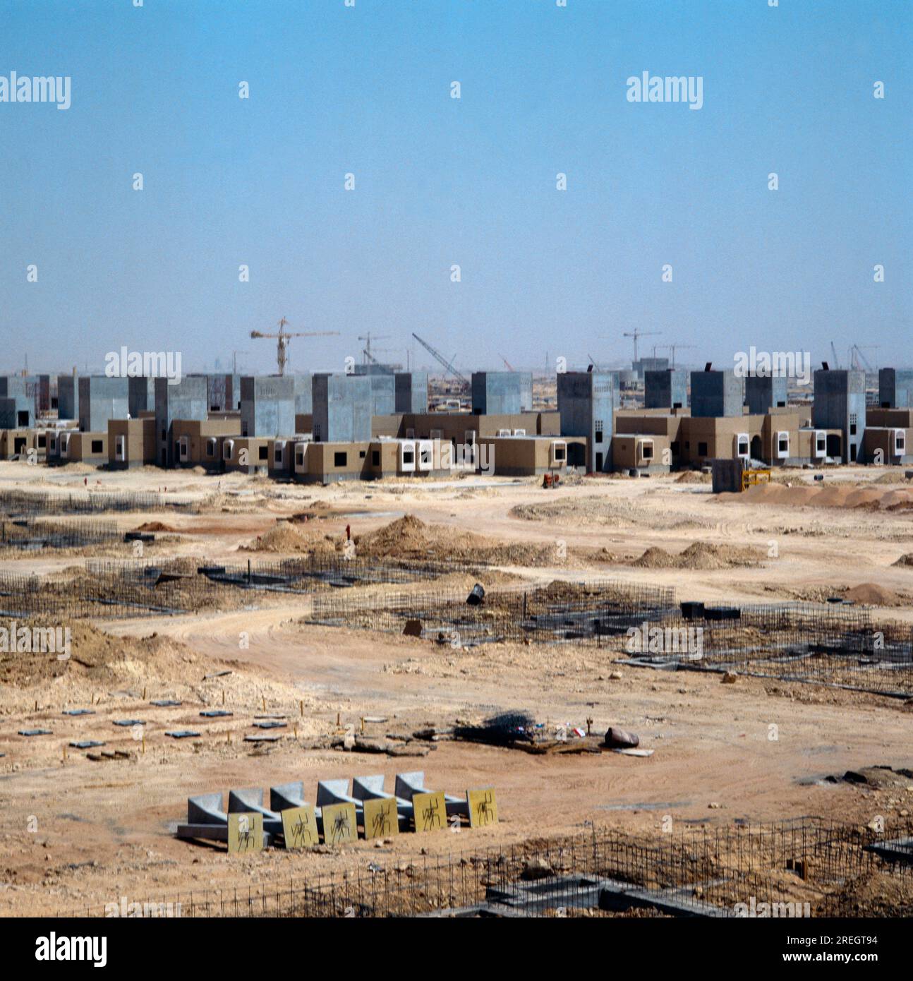 Saudi Arabia New Housing Estate in Construction Stock Photo - Alamy