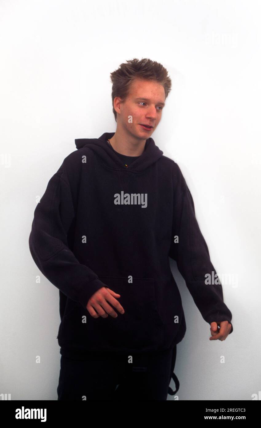 Teenage boy wearing hoodie hi res stock photography and images Alamy