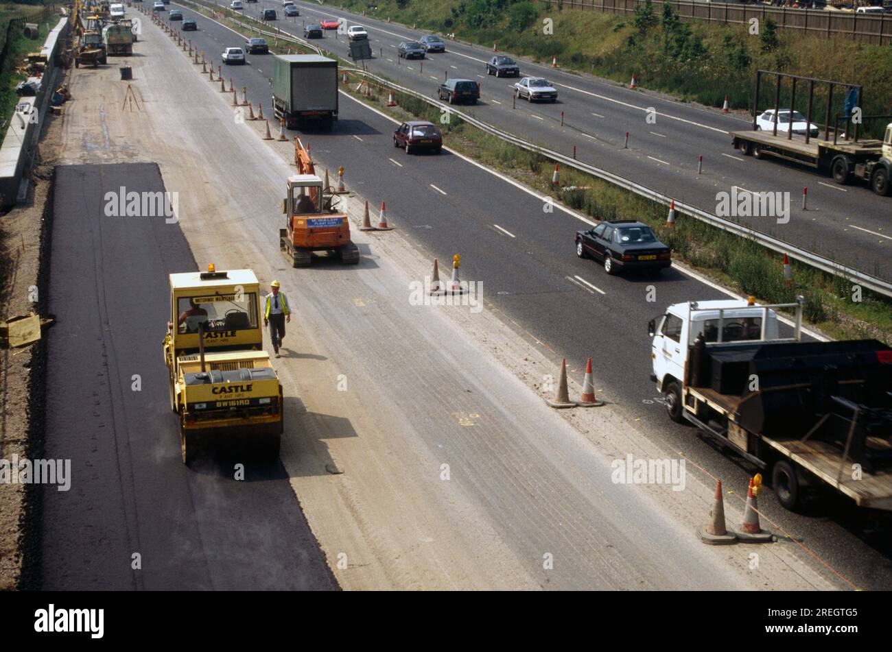 Motorway Construction M25 Road Roller Tarmac Laying England Stock Photo