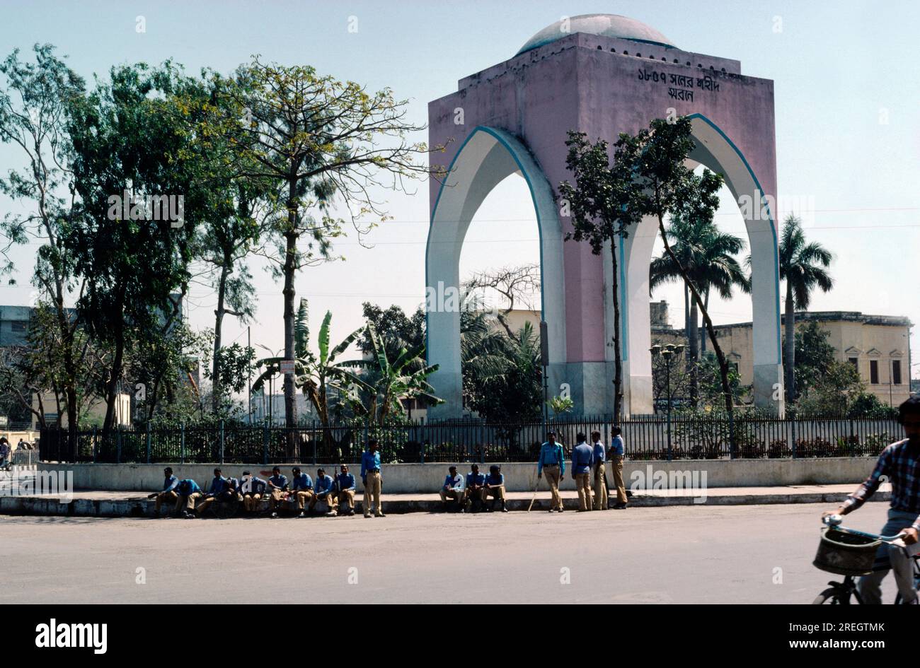 Shadaghat Dhaka Bangladesh People in Bahadur Shah Park(Formally Victoria Park) by the Memorial Erected to the People who were Hanged during the Sepoy Stock Photo