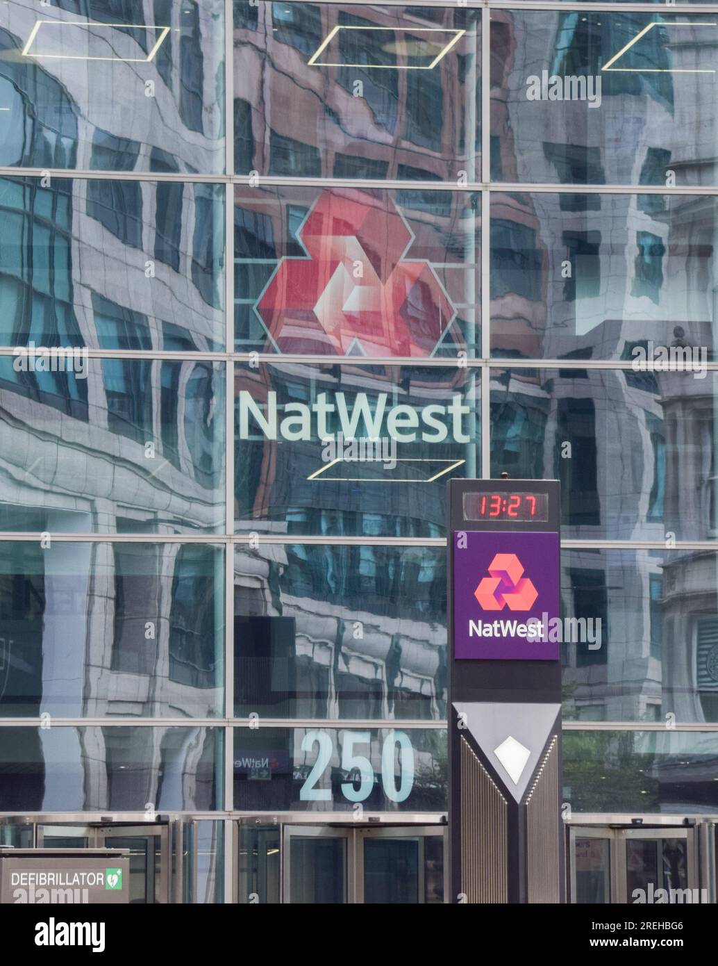 London, UK. 28th July 2023. Exterior view of NatWest offices in Bishopsgate, City of London, as NatWest chair Howard Davies announces he will stay following the Nigel Farage controversy. Credit: Vuk Valcic/Alamy Live News Stock Photo