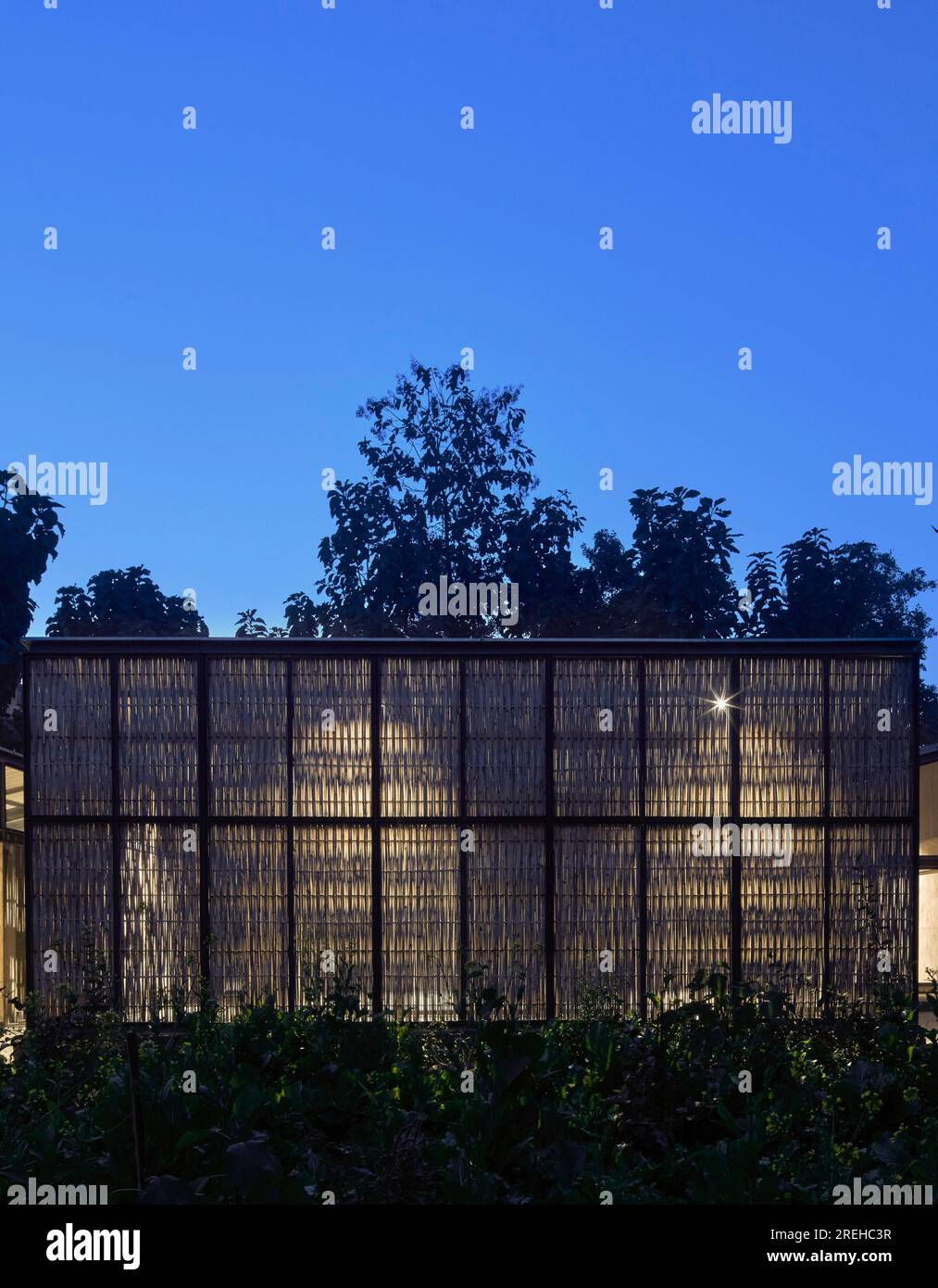 Studio Array Sky lit studio hi-res stock photography and images - Alamy