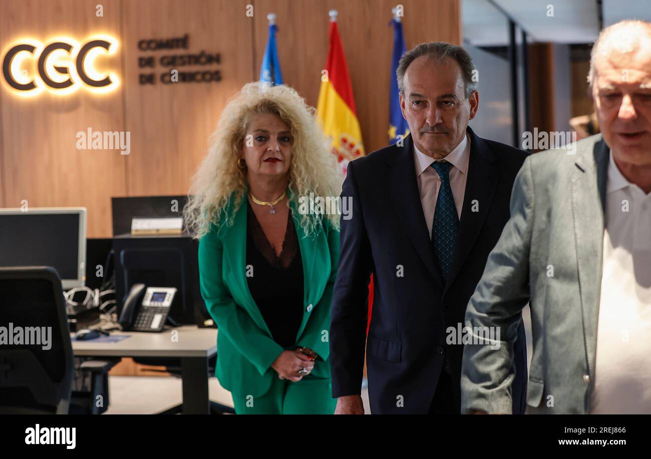 The conseller of Agriculture, Livestock and Fisheries, José Luis Aguirre  (c); the presidency of the Citrus Management Committee (CGC), Inamculada  Sanfeliu; and the president of Intercitrus, Enrique Bellés (d), closes the  ordinary