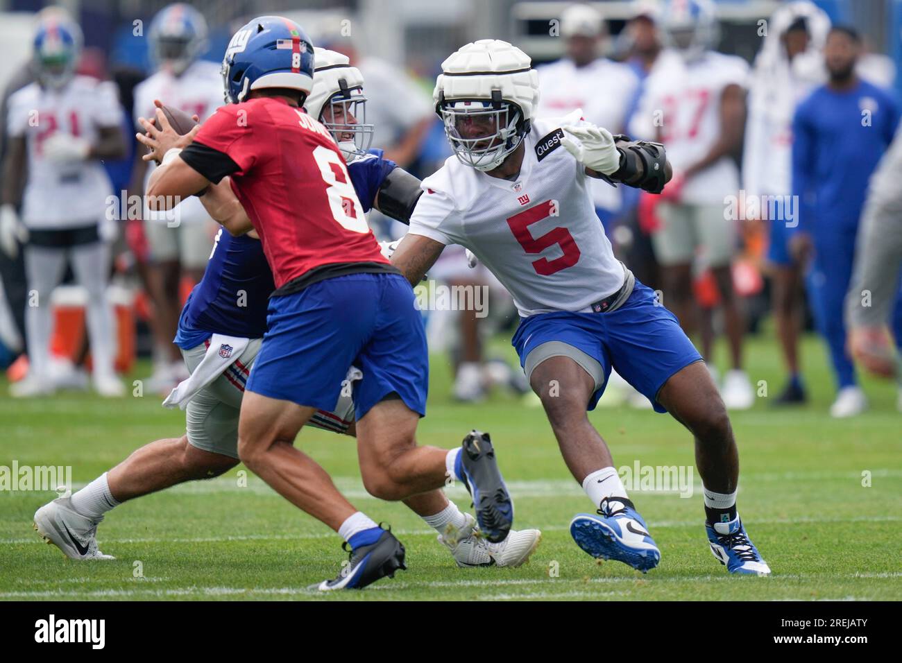 January 1, 2023, East Rutherford, New Jersey, USA: New York Giants  defensive end Kayvon Thibodeaux (5) during a NFL game against the  Indianapolis Colts in East Rutherford, New Jersey. Duncan Williams/CSM/Sipa  USA(Credit