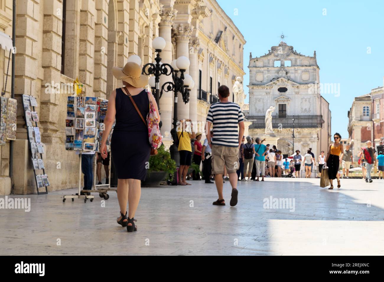 Mature elegant woman walking hi-res stock photography and images - Alamy