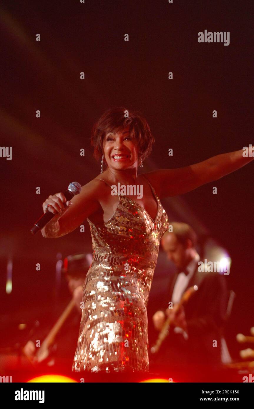 Dame Shirley Bassey performing at the Welcome to Wales concert at the Millennium Stadium in Cardiff, UK on 29th September 2010 ahead of the Ryder Cup at the Celtic Manor Resort in Newport, UK. Stock Photo