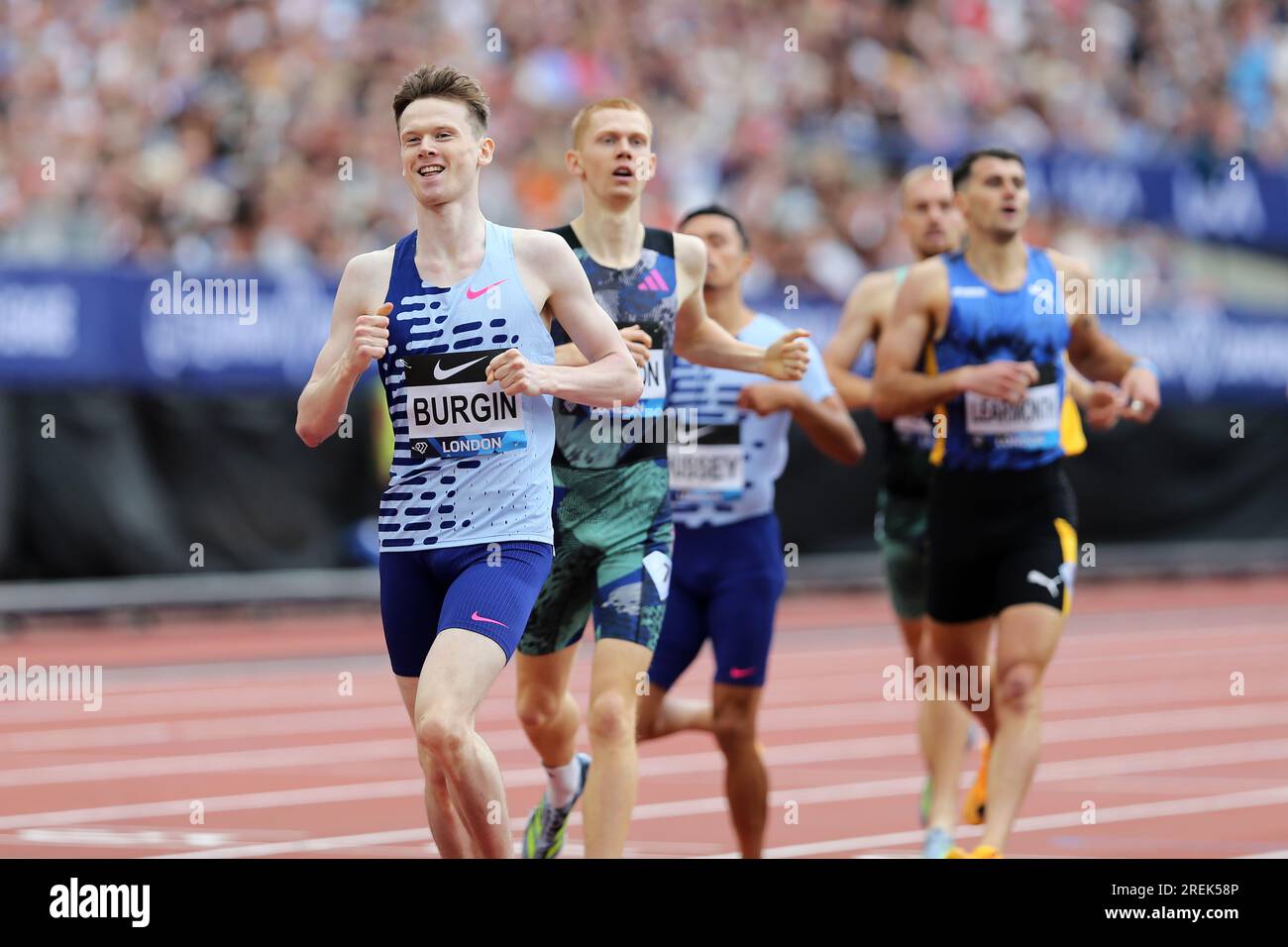 Max BURGIN (Great Britain) winning the Men