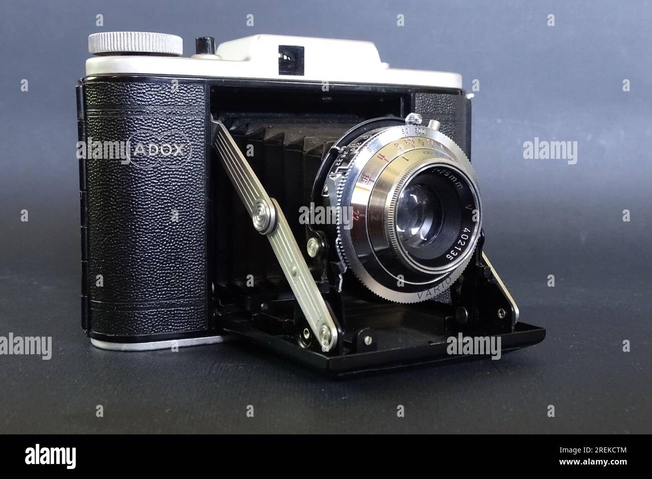 Appareil Photo Pliant Adox – Vintage Argentique Occasion – Bon état De Marche