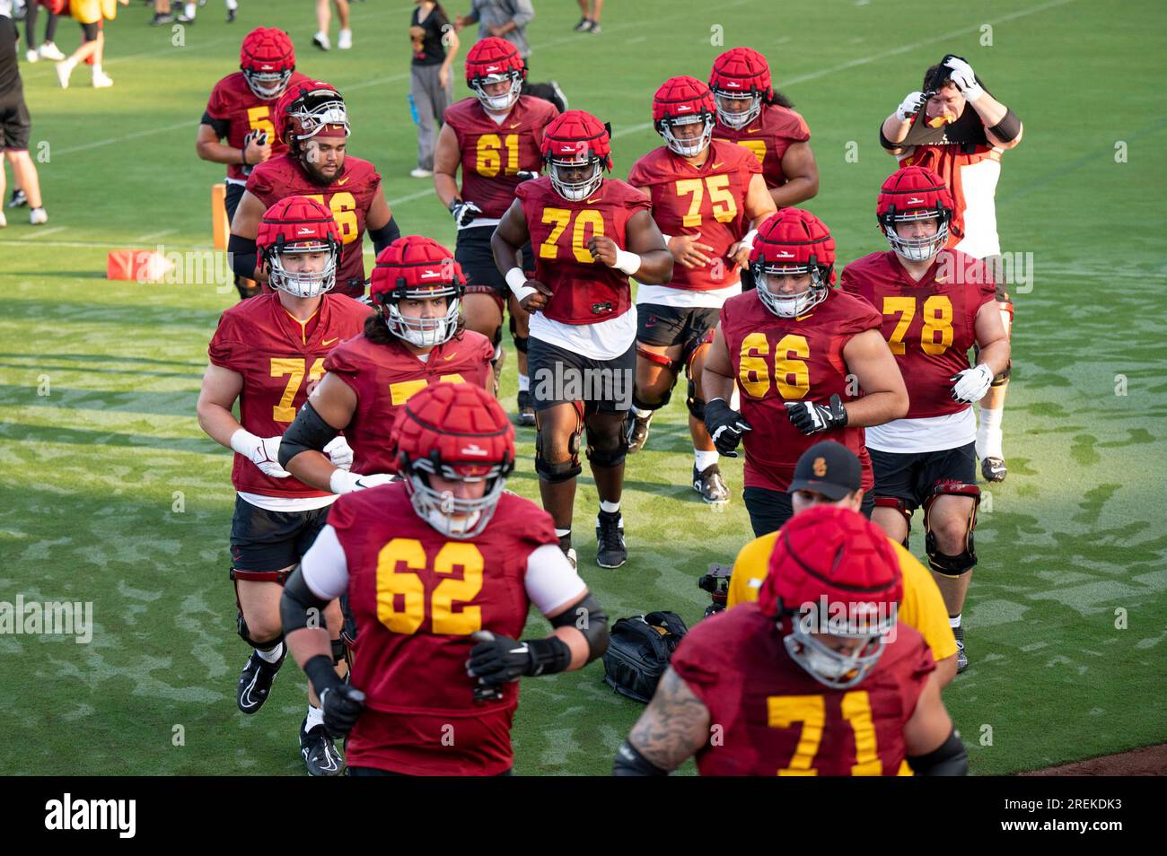 southern-california-ncaa-college-football-players-practice-in-los