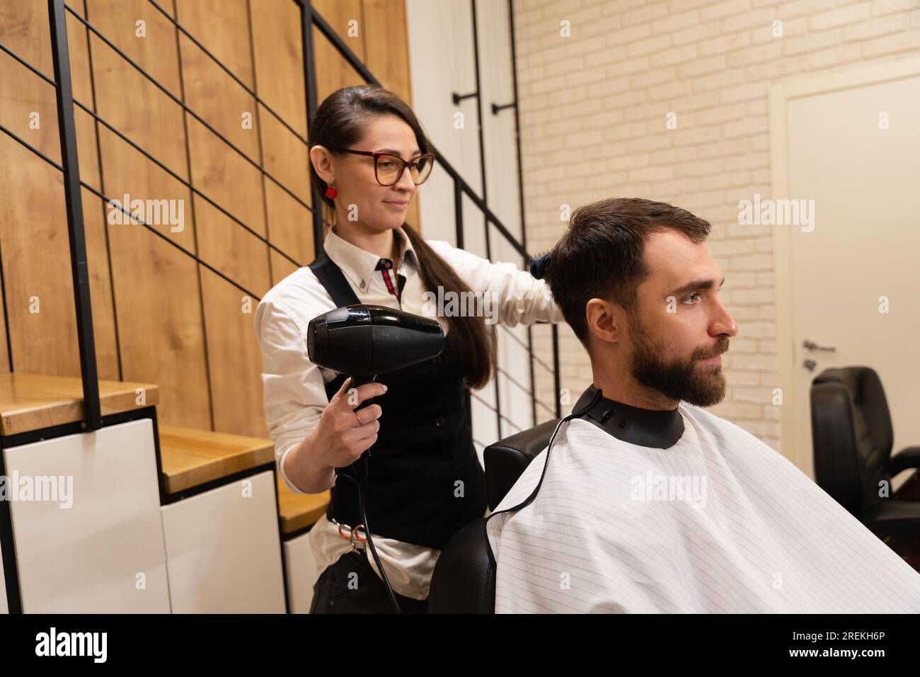 Female hairdresser works hi-res stock photography and images - Alamy