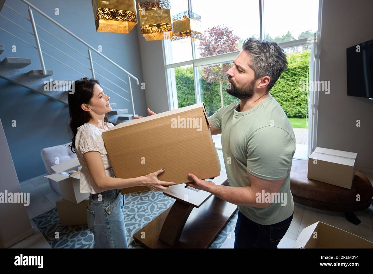 Help moving home hi-res stock photography and images - Alamy
