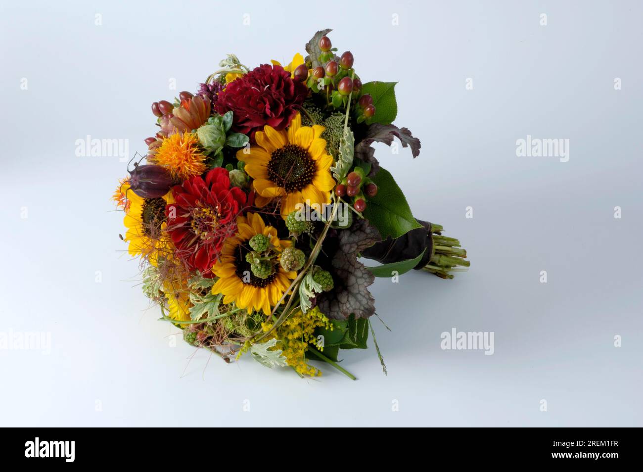 Flower bouquet cutout hi-res stock photography and images - Alamy