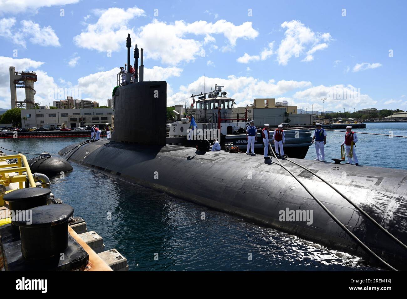 Pearl Harbor, United States. 27 July, 2023. The U.S. Navy nuclear-power Virginia-class attack submarine USS Vermont is pushed into the home base birth at Joint Base Pearl Harbor-Hickam, July 27, 2023 in Pear Harbor, Hawaii, USA.  Credit: MCS Amy Biller/U.S. Marines/Alamy Live News Stock Photo