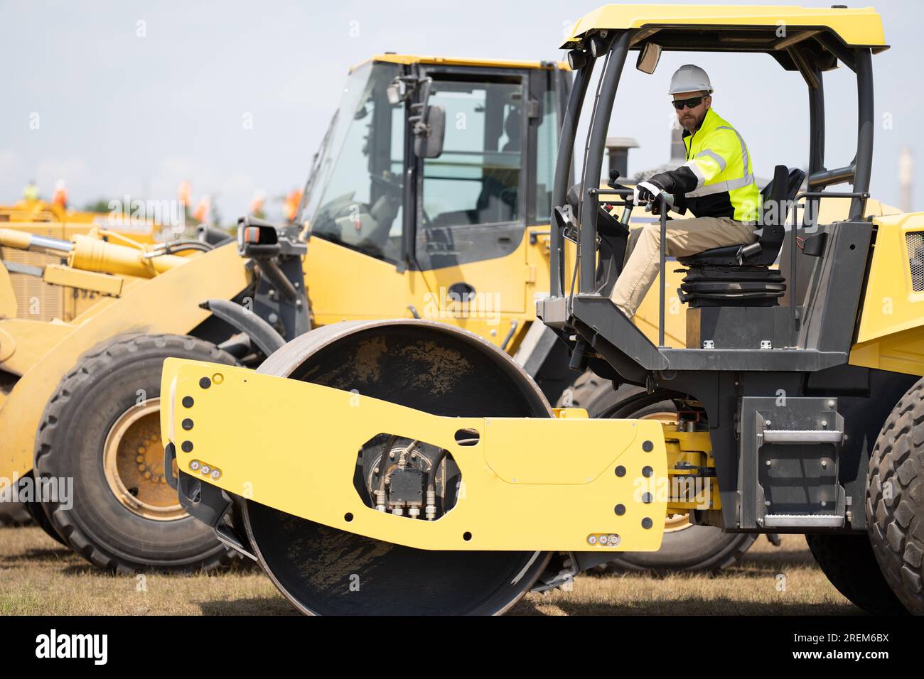 Busy construction site machines hi-res stock photography and images - Alamy