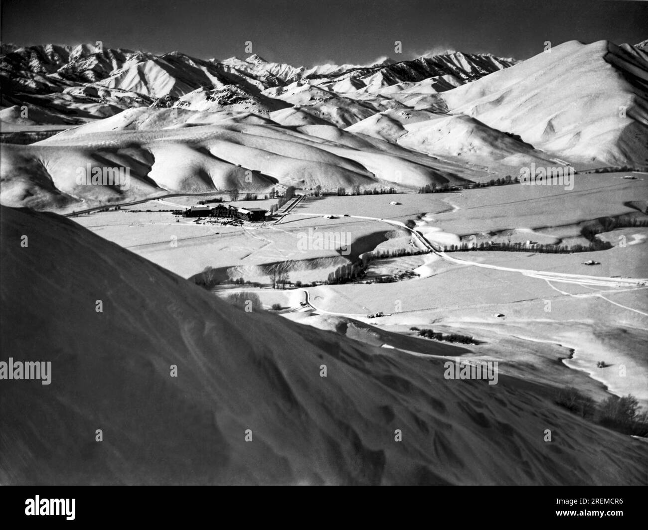Exclusive lodge Black and White Stock Photos & Images - Alamy