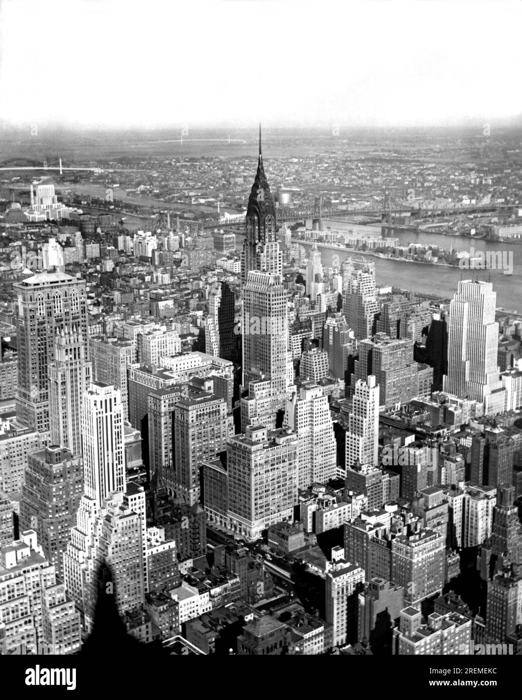 New York, New York: c. 1936 The Empire State Building at sunset as seen from the Chrysler Building Stock Photo - Alamy New York, New York: c. 1936 The Empire State Building at sunset as seen from the Chrysler Building Stock Photo - Alamy