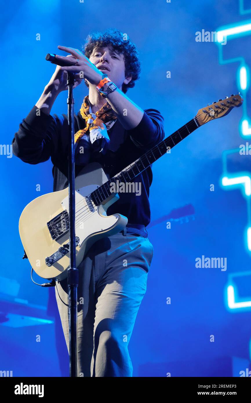 Lulworth, UK. 28th July, 2023. Luke Pritchard, lead singer with English indie band The Kooks performing live on stage at Camp Bestival. Credit: SOPA Images Limited/Alamy Live News Stock Photo