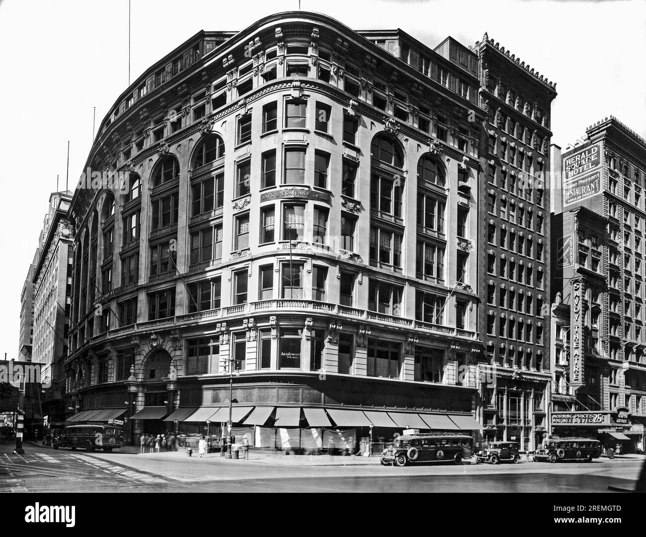 New York, New York   c 1928. The Saks-Herald Square department store at Broadway and 34th St. in Manhattan. Stock Photo