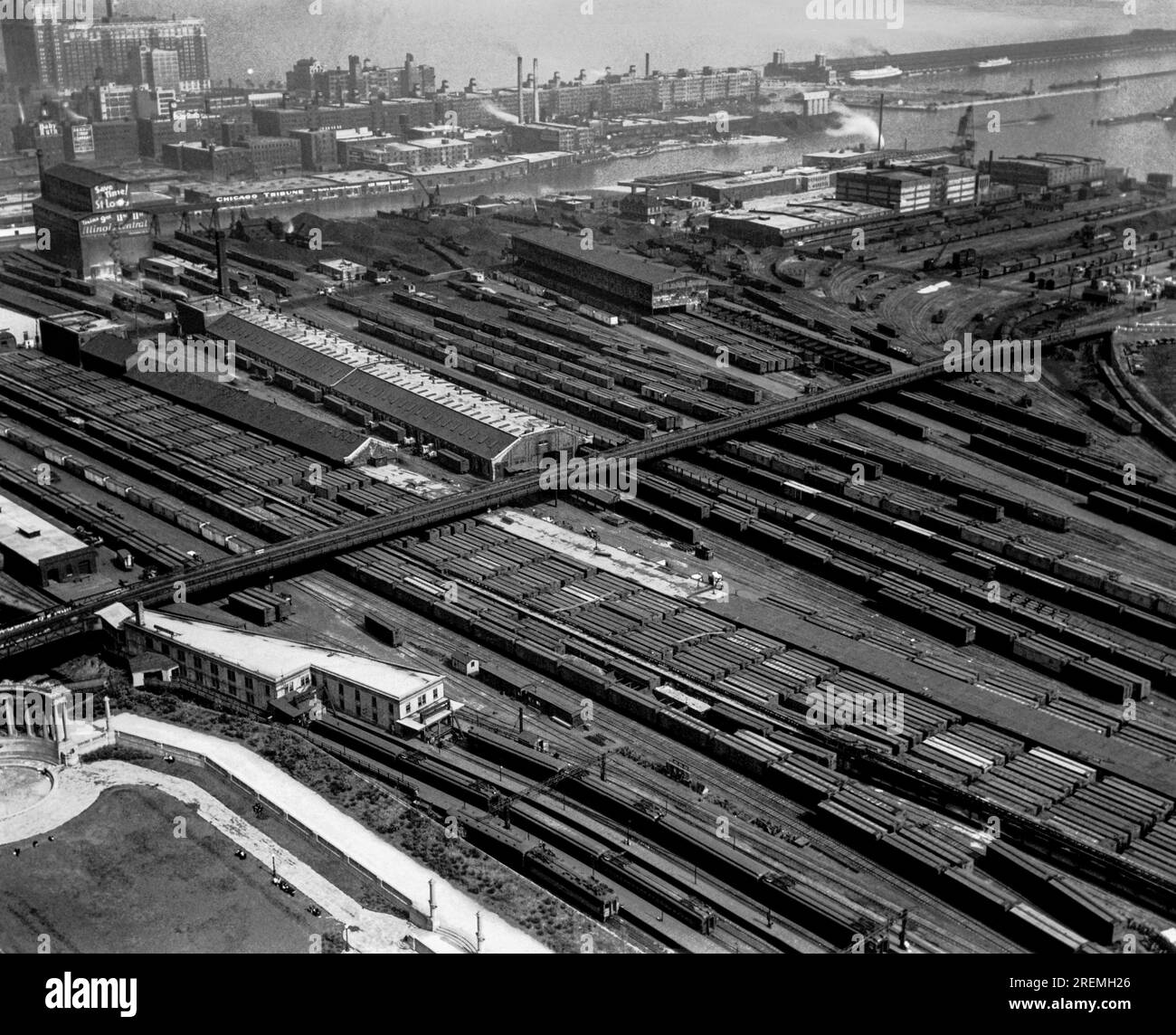 chicago-illinois-c-1930-the-railroad-yards-in-chicago-stock-photo