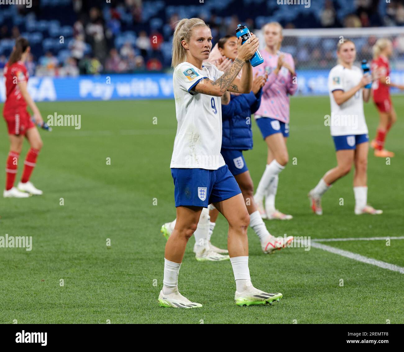 Sydney, Australia. 28th July, 2023. Rachel Daly of England thanks the ...