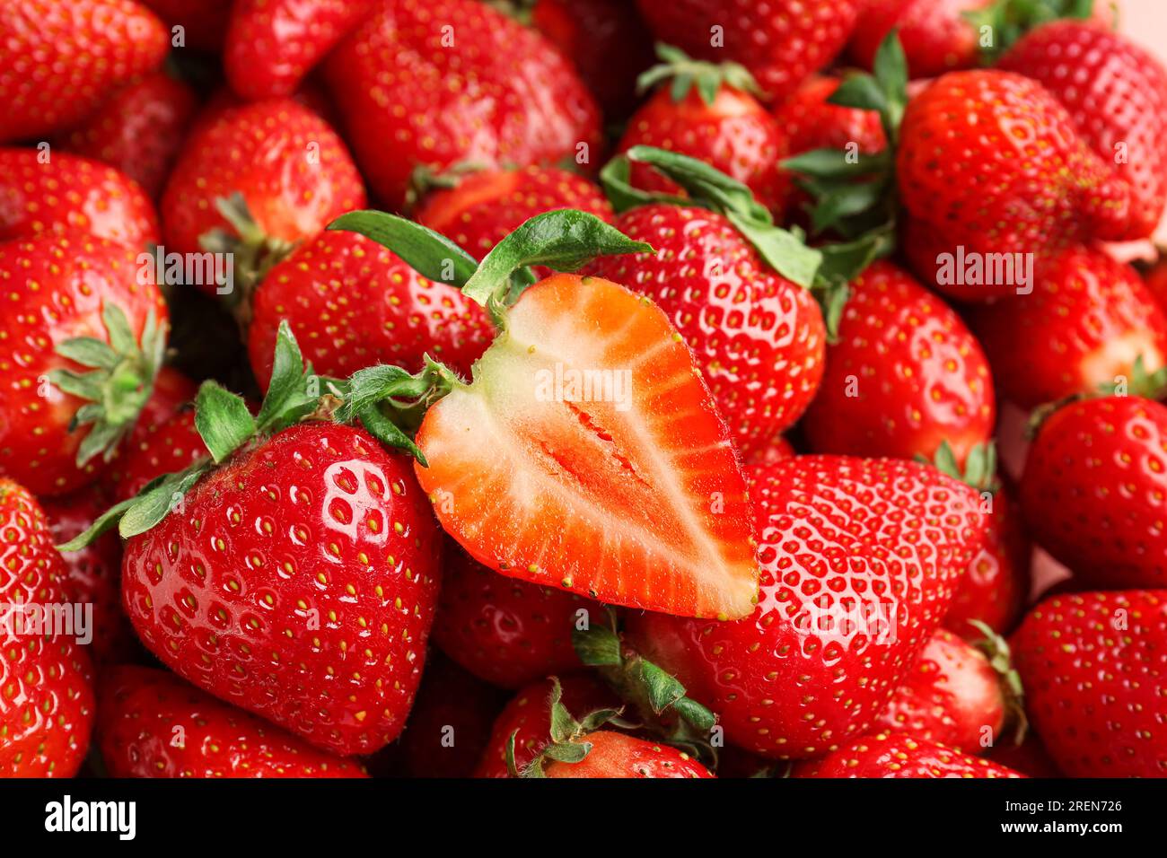 Texture of fresh strawberries as background Stock Photo - Alamy