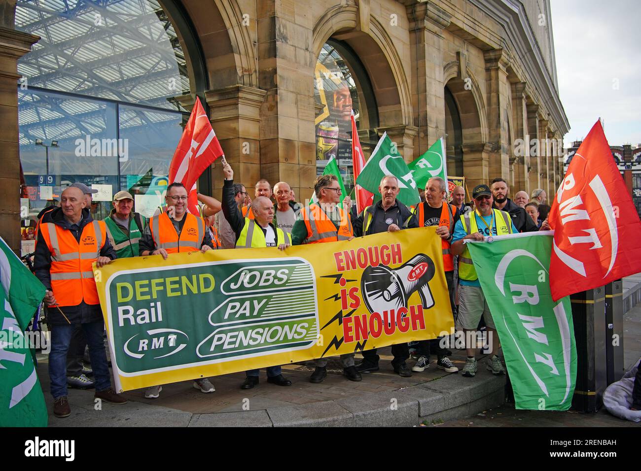 Rail strikes uk liverpool street hi-res stock photography and images ...