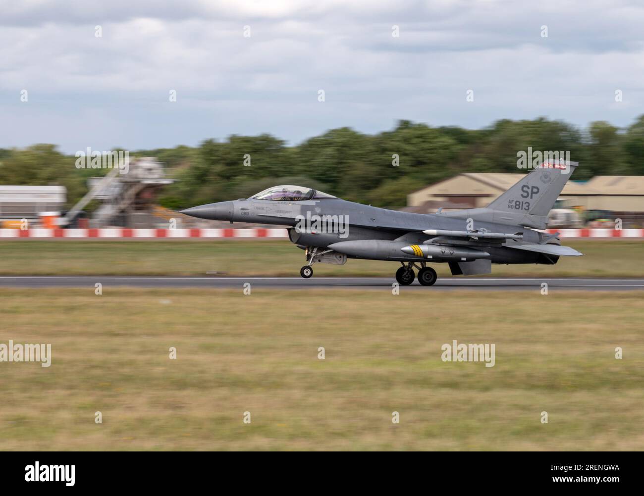 USAF F-16C Fighting Falcon from the 480th Fighter Squadron, arrives at the Royal International Air Tattoo 2023 Stock Photo