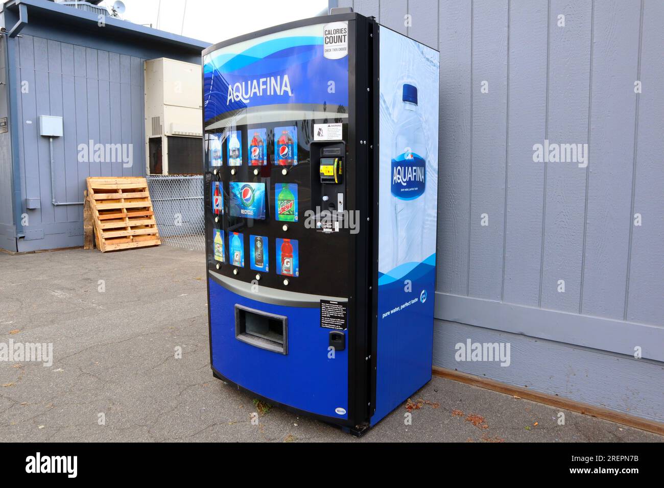 Aquafina Purified Water Vending Machine Stock Photo Alamy