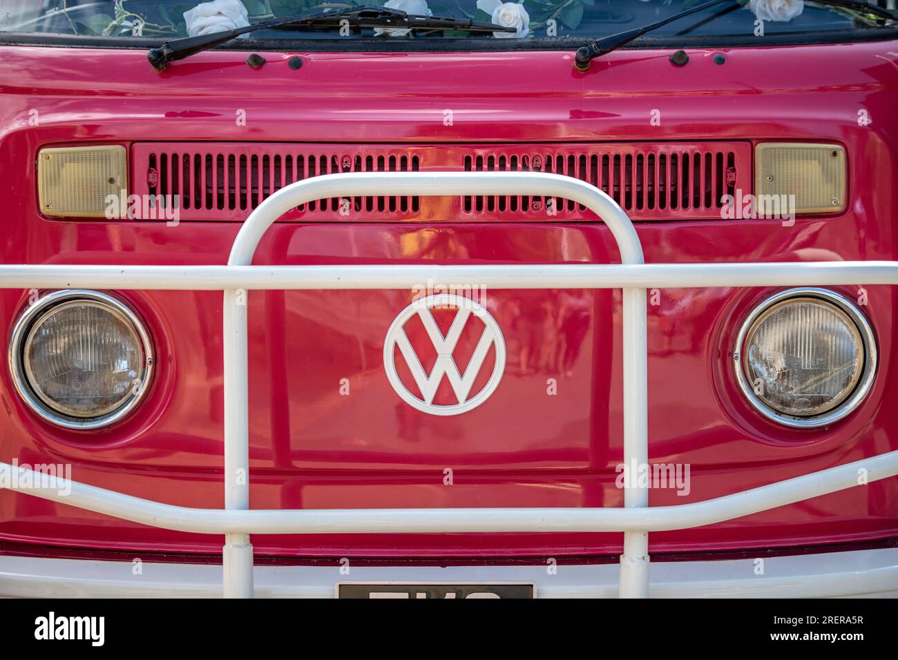 volkwagen camper van front. VW camper van vintage Stock Photo - Alamy