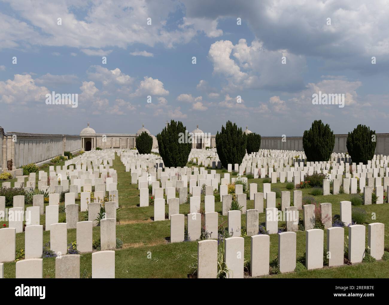 Dud corner cemetery hi-res stock photography and images - Alamy