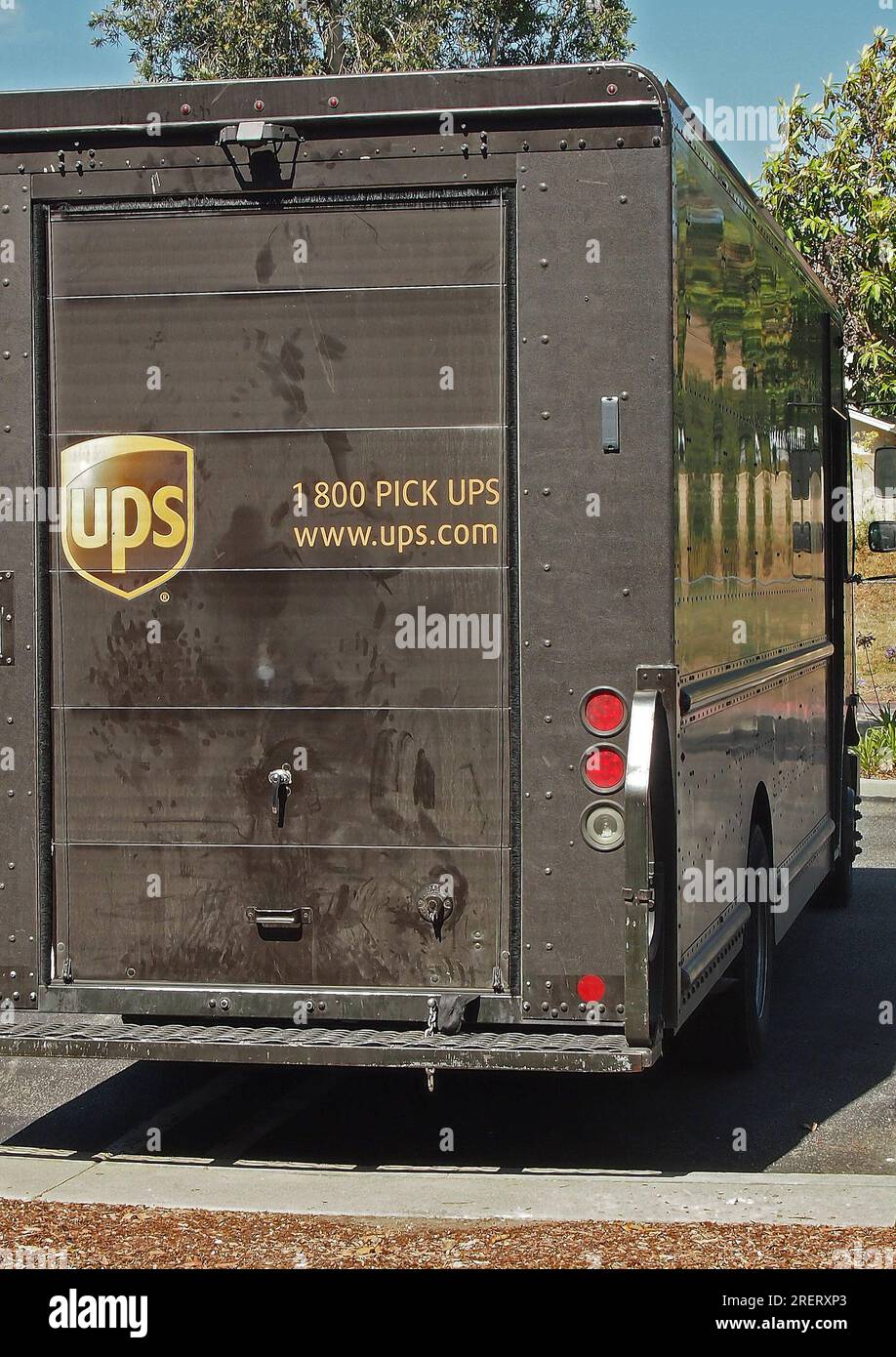 United Parcel Service Truck Hi-res Stock Photography And Images - Alamy