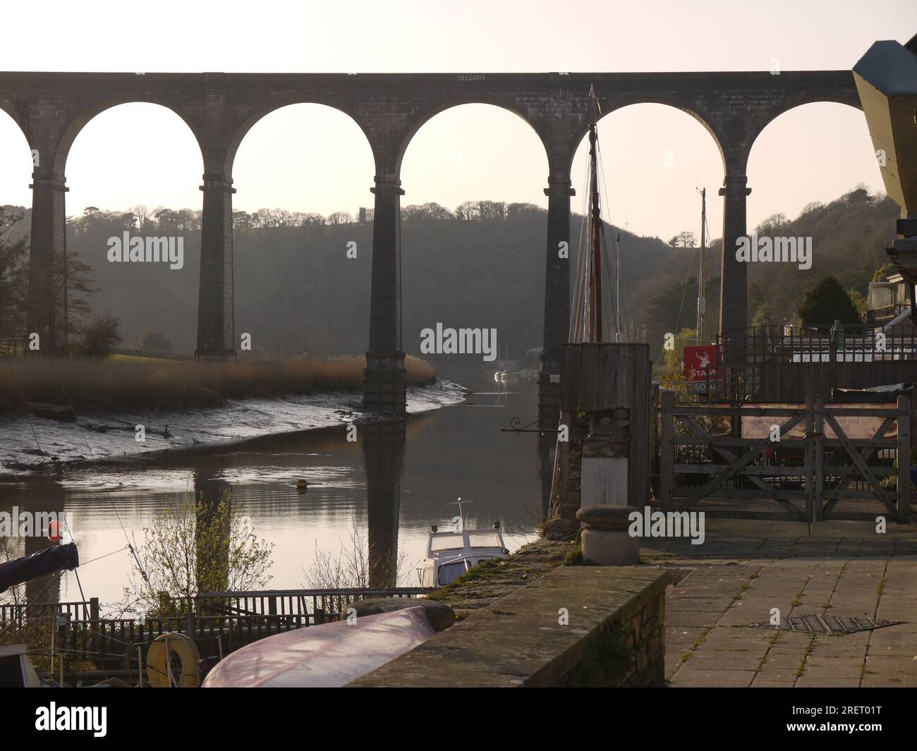 Calstock, Cornwall, UK - March 2022: Freedom This Way - Graffito on the Calstock Viaduct, seen from the south eastern side near the Tamar Inn. Stock Photo