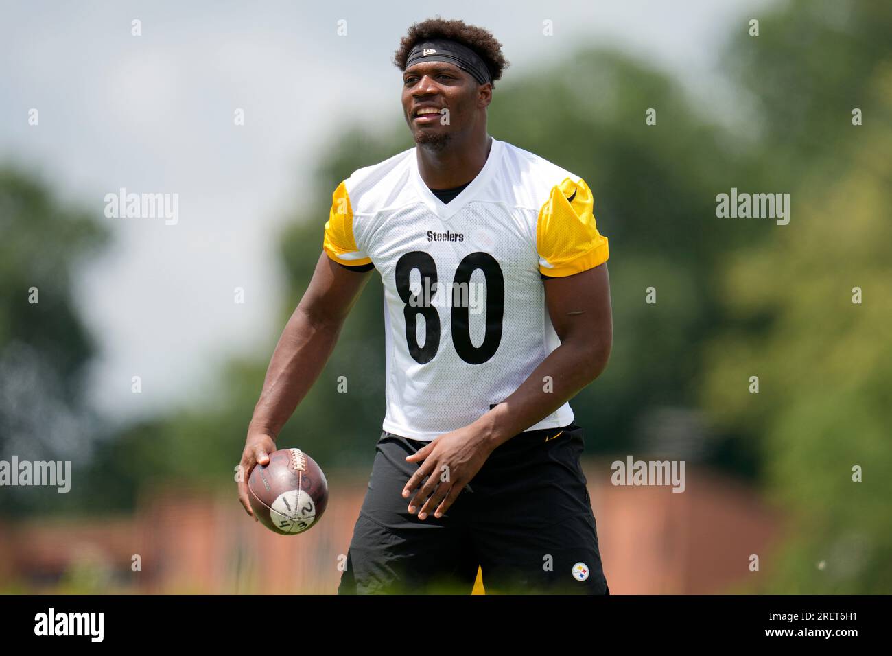 Pittsburgh Steelers tight end Darnell Washington participates in the NFL  football team's training camp workout in Latrobe, Pa., Saturday, July 29,  2023. (AP Photo/Gene J. Puskar Stock Photo - Alamy