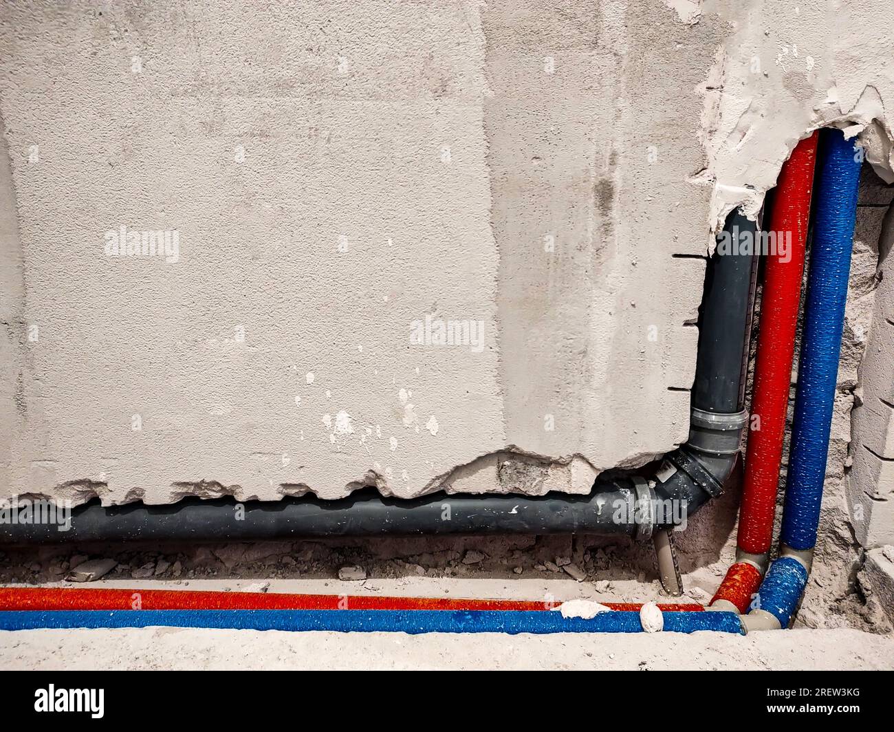 Wiring of plumbing pipes for water supply in a new house. Water main