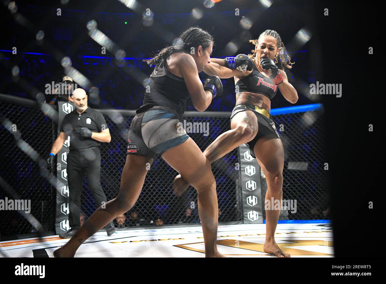 Orange, France. 28th July, 2023. Samantha Jean-François (R) and Laura Balin  (L) in action during their fight on the co-main event of Hexagone MMA 10.  In France, the "Hexagone MMA 10" event
