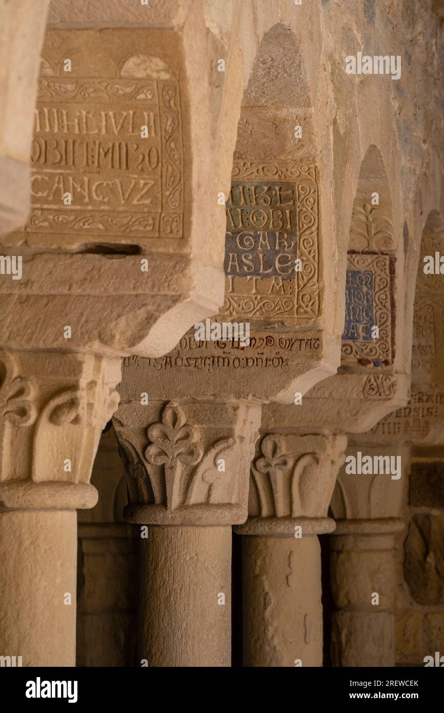 cloister of the former cathedral of San Vicente, Roda de Isábena, obituaries,, Isábena Valley, Huesca, Spain Stock Photo