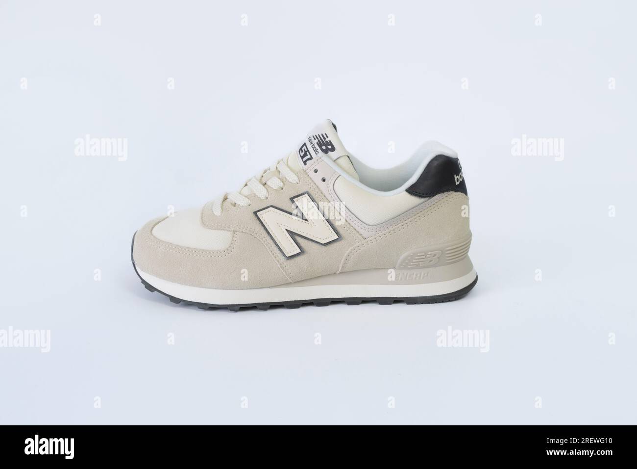 Hasselt. Limburg -Belgium 06-06-2023. Sneakers NEW BALANCE model 574. White  background. One outer side Stock Photo - Alamy