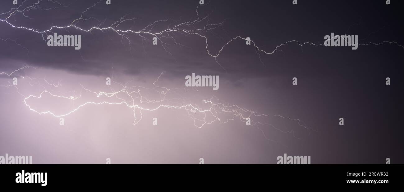 Photography of lightning in the dark night sky Stock Photo - Alamy