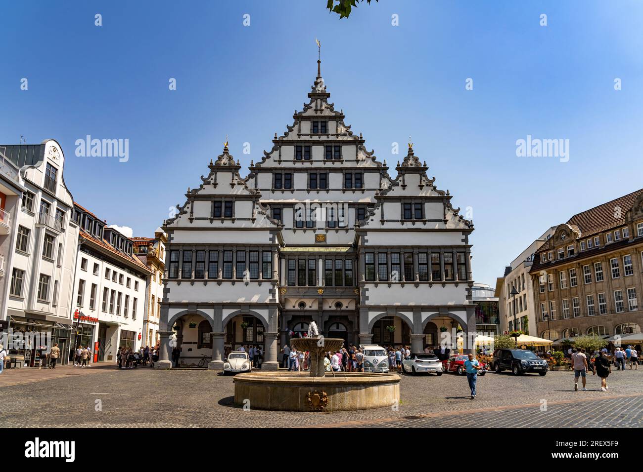 Das Rathaus in Paderborn, Nordrhein-Westfalen, Deutschland, Europa |  Paderborn Town hall, North Rhine-Westphalia, Germany, Europe Stock Photo