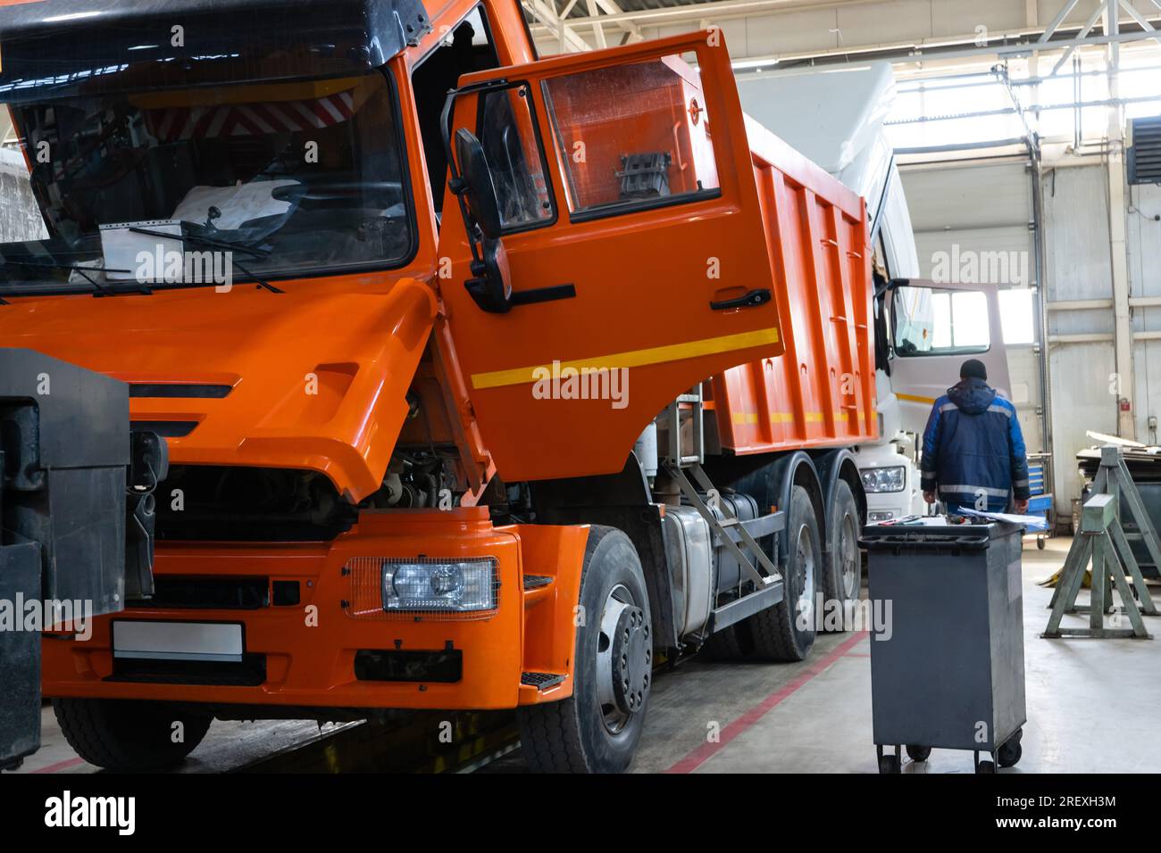 Repair trucks hi-res stock photography and images - Alamy