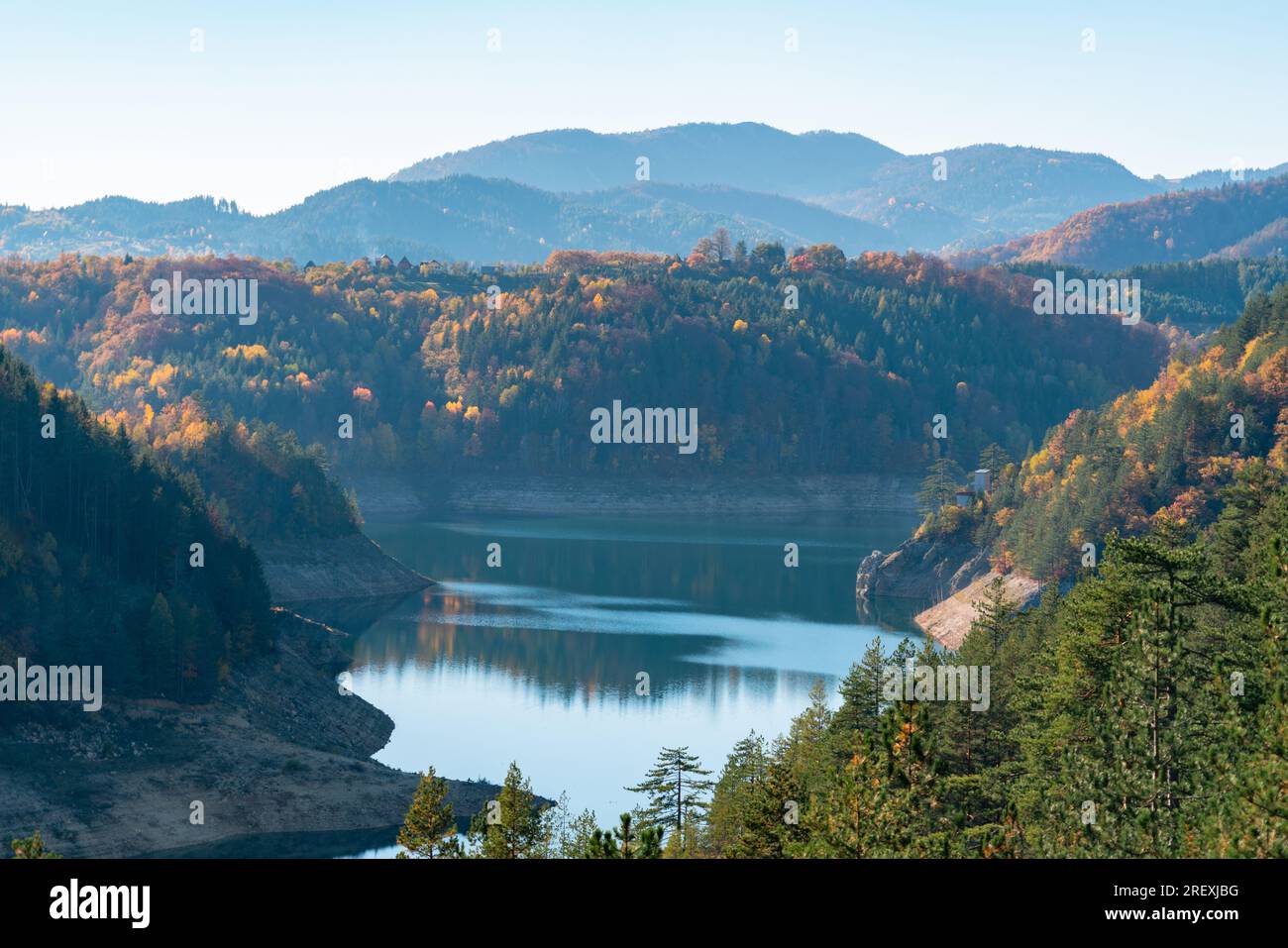 Medium mountains hi-res stock photography and images - Alamy