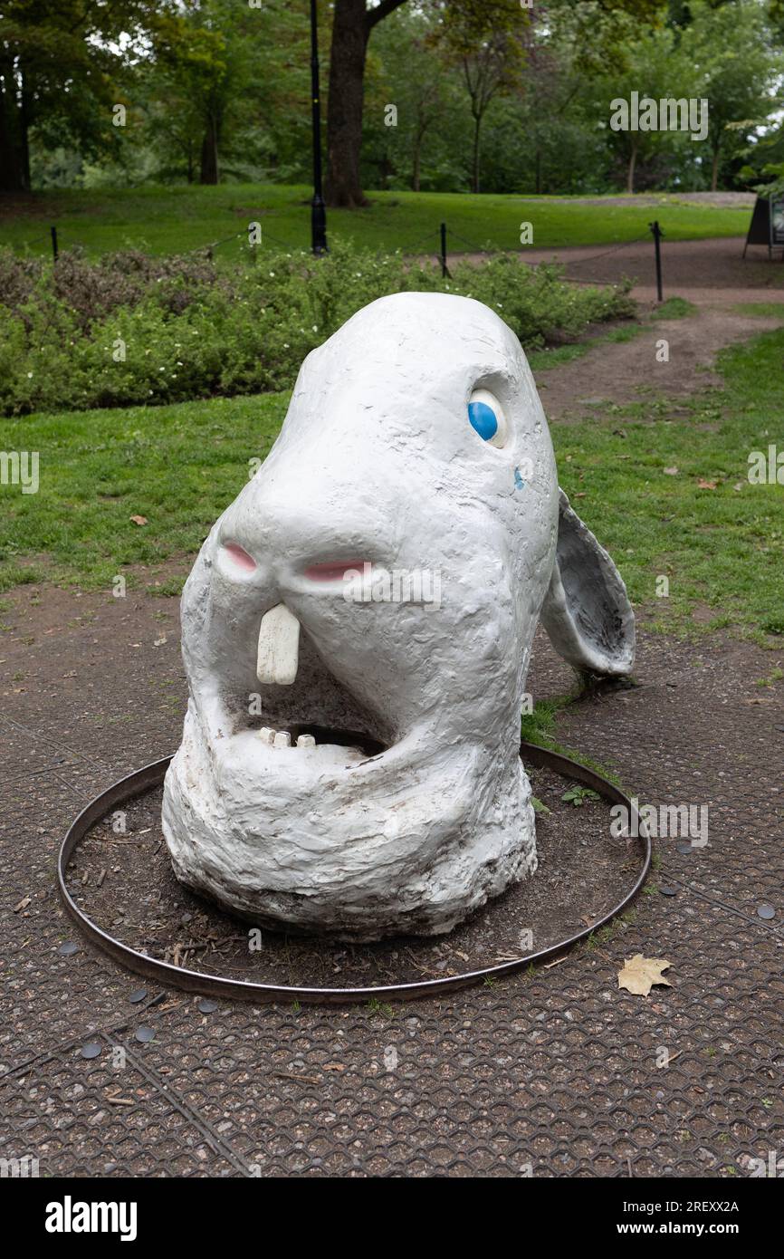 Oslo, Norway. July 27th, 2023.  The sculpture ‘Rabbit in Trouble’ pictured in the Princess Ingrid Alexandra Sculpture Park in Oslo, Norway. Credit: Katie Collins/Alamy Stock Photo