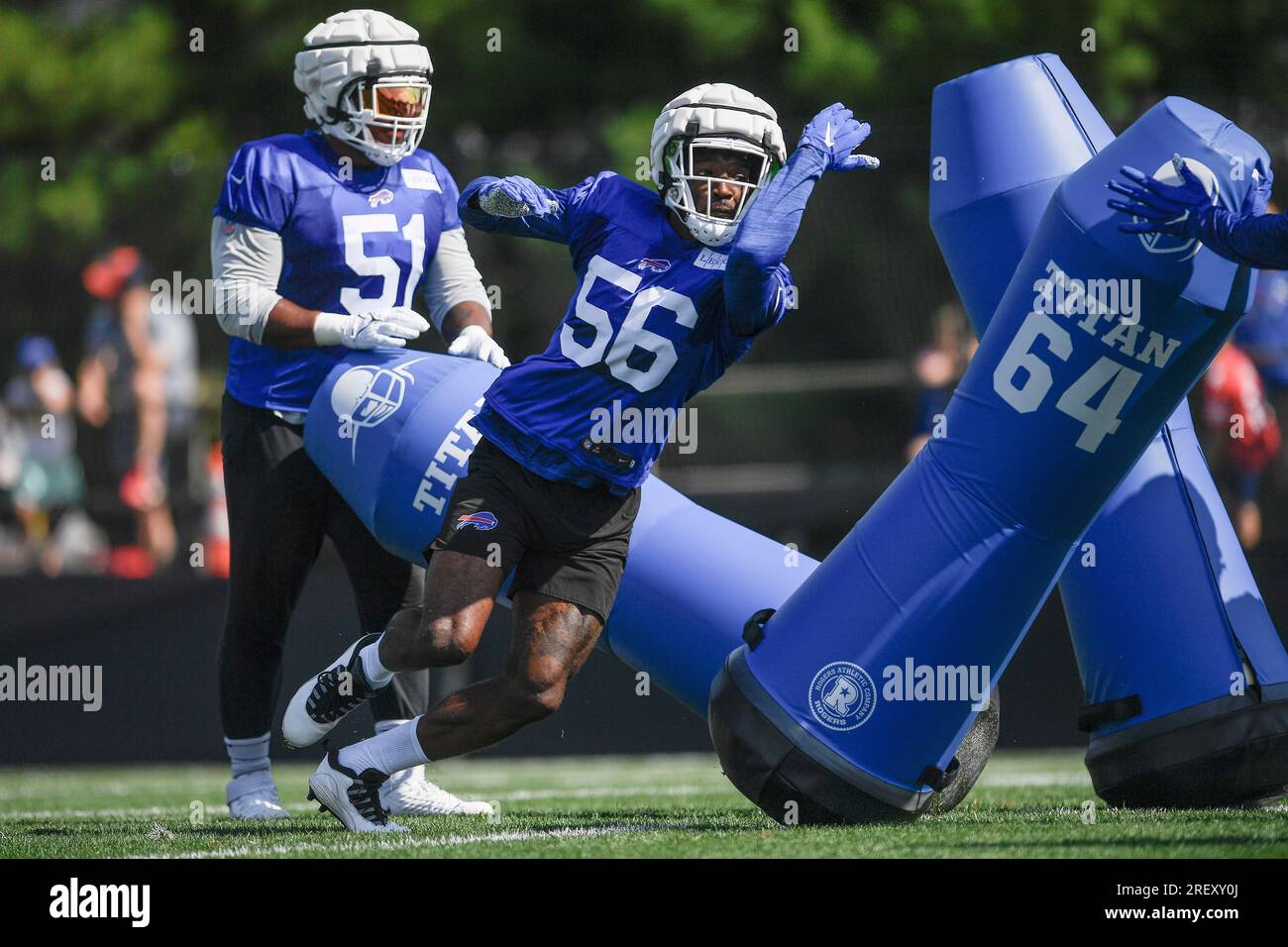Buffalo Bills defensive end Leonard Floyd runs a drill during