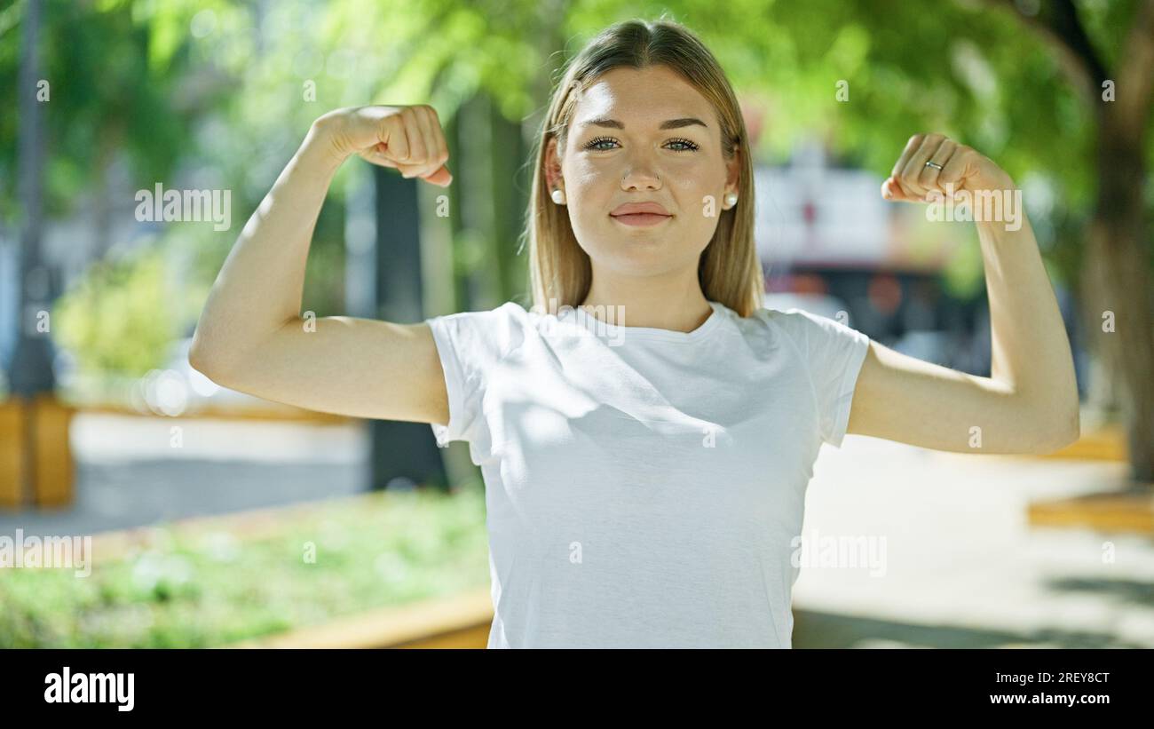 Woman and strong arms and garden hi-res stock photography and images ...