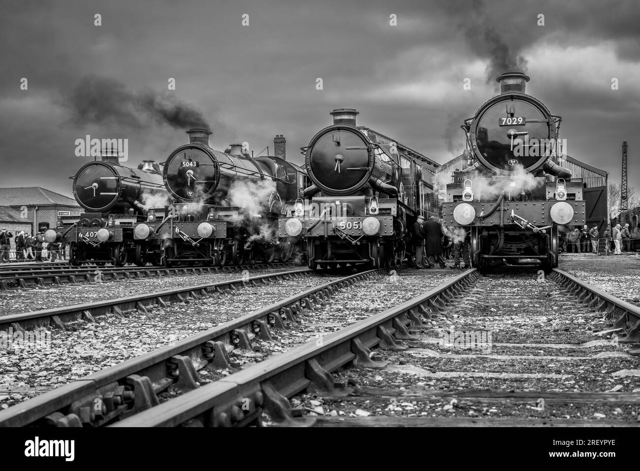 GWR 'Castle' 460 No. 4079 'Pendennis Castle', No. 5043 'Earl of Mount
