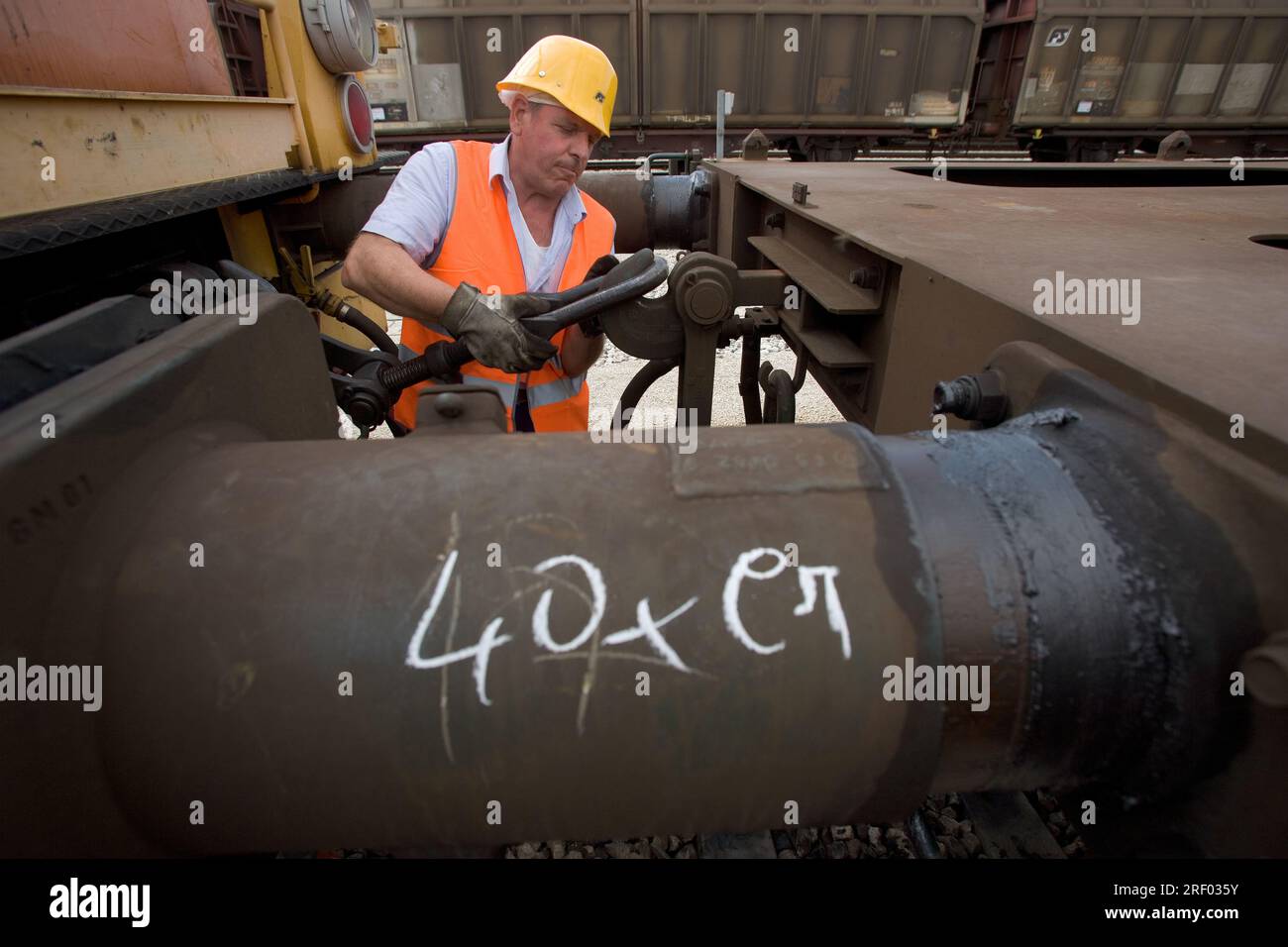 Uncoupling train hi-res stock photography and images - Alamy